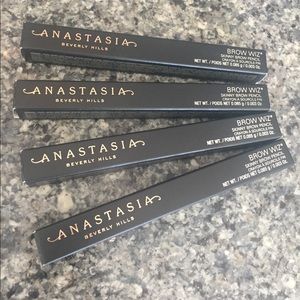 Bundle Anastasia Beverly Hills Brow Wiz dark brown